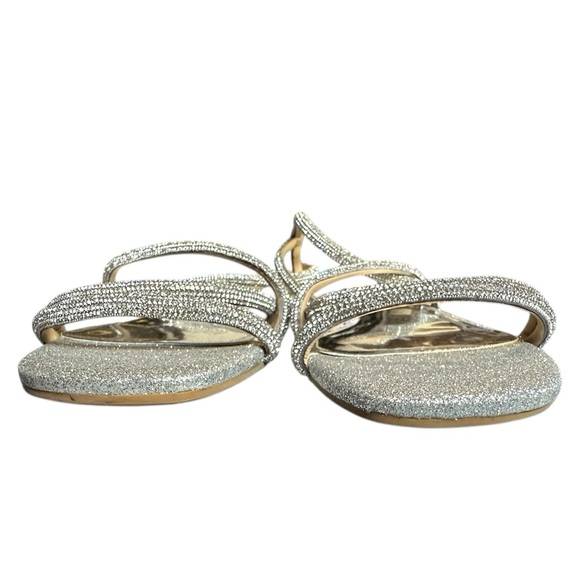 NEW Badgley Mischka Women's Ivie Flat Sandal in Silver Crystal - Size 8 - Picture 5 of 8